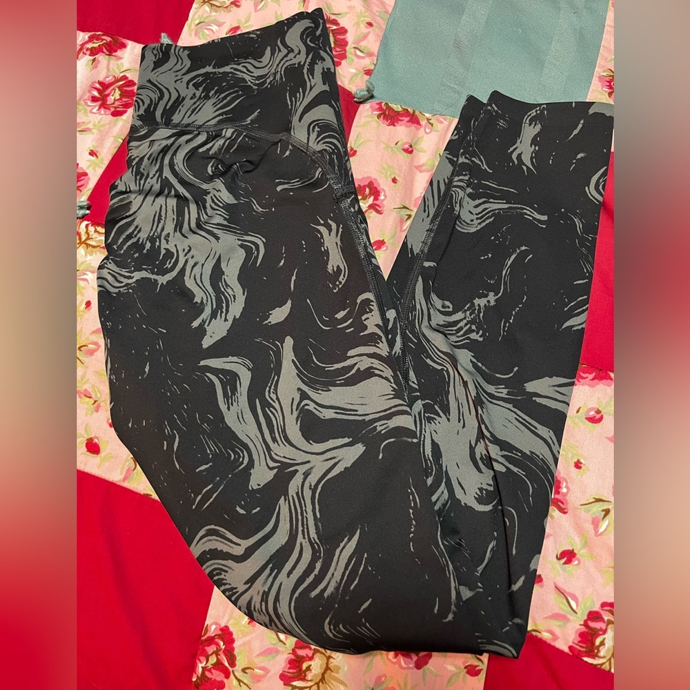 Medium Gym Shark High Waisted leggings